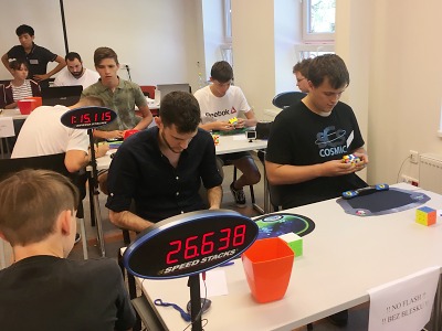 Speedcubeři poměří své rychlé ruce a mozkové závity v Liberci
