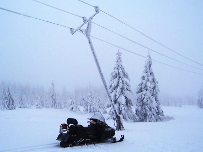 Silný vítr přinesl výpadky proudu i kácí stromy. Přesně 11 let po Kyrillu
