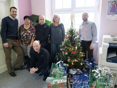 Zaměstnanci ČEZ pomohli s nadílkou klientům Jedličkova ústavu