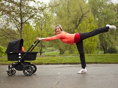 Proměňte pravidelné procházky s kočárkem ve fitness, který funguje