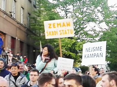 V Liberci demonstrovali lidé za odstoupení ministra Babiše