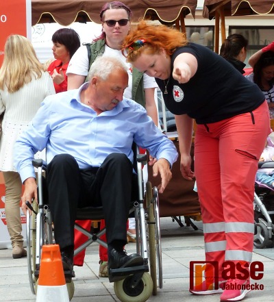 Na Dni zdravotně postižených se závodilo na invalidním vozíku