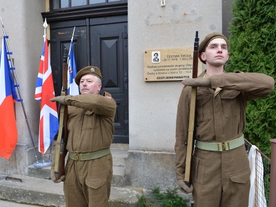 Válečný hrdina Čestmír Šikola má na rodném domě pamětní desku