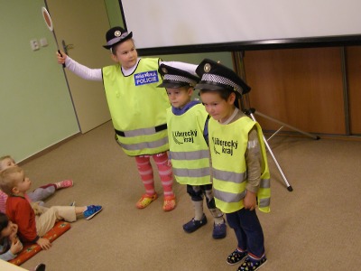 Panda Fanda baví i radí jabloneckým dětem