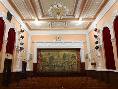 Hola hola, divadlo v Železném Brodě nás k sobě volá