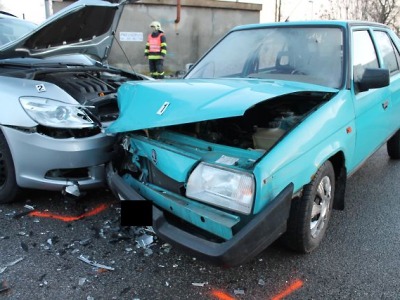 Při odbočování na parkoviště přehlédl jiné vozidlo