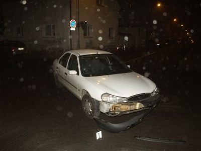 Hledá se řidič, který v říjnu boural na jabloneckém parkovišti