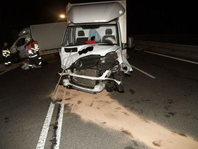 Vysoká škoda způsobená srážkou dvou vozidel u Rychnova 