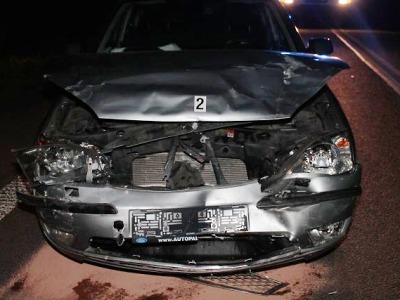 Předjížděl přes plnou dvojitou čáru a poté narazil do jiného auta