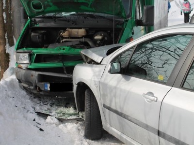 Po smyku najel v Horním Maxově do protijedoucího auta