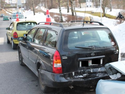 Nepozorná řidička způsobila v Jablonci havárii tří vozidel