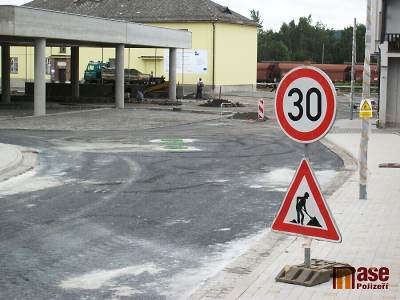 O prázdninách řidiče v Jablonci tradičně potrápí dopravní omezení