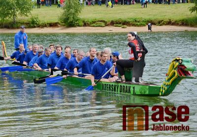 Obrazem: Dračí lodě na jablonecké přehradě