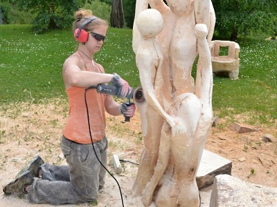 Na Starém kravíně ve Františkově se opět sejdou dřevosochaři