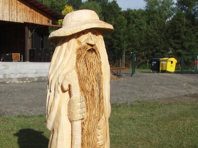 Svatoanenské dřevosochání láká do Harrachova řezbáře i návštěvníky