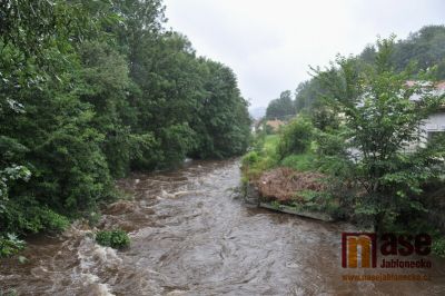 Obrazem: Cesta na Malou Skálu podle vody