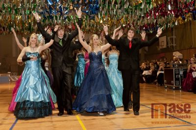 Maturitní ples studentů 4.A. Gymnázia Tanvald obrazem 