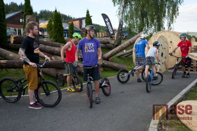 V Tanvaldském autocampu zahájen Dressler camp 2015