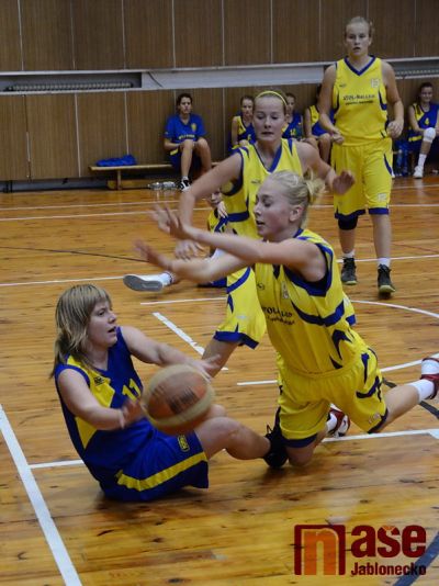 V úrodném Polabí se basketbalistkám dařilo