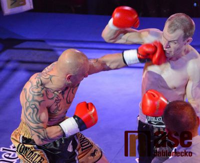 Obrazem: Iron Fight Night 2016