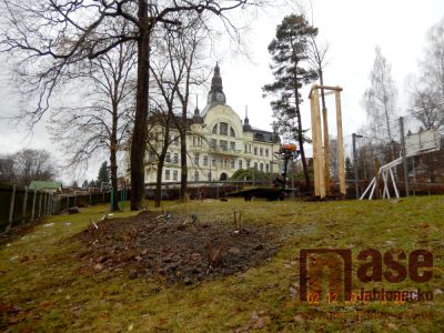 V Tanvaldě sázejí nové stromy