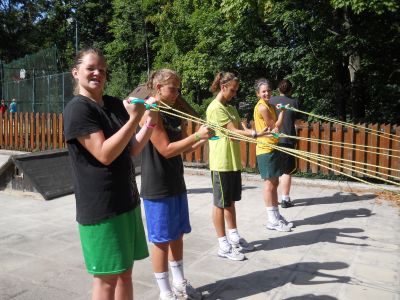 Šedesát basketbalistek Bižuterie na Oáze v Janově