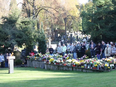 Na městském hřbitově v Jablonci proběhl tradiční vzpomínkový obřad