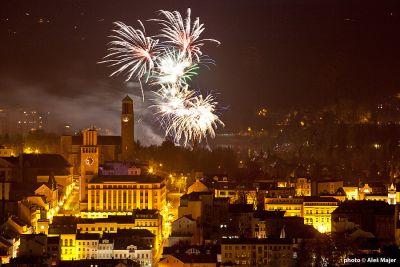 Obrazem: Ohňostroj rozzářil oblohu nad celým Jabloncem