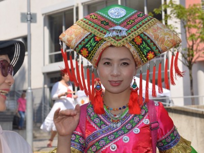 Na mezinárodním folklorním festivalu budil pozornost soubor z Číny