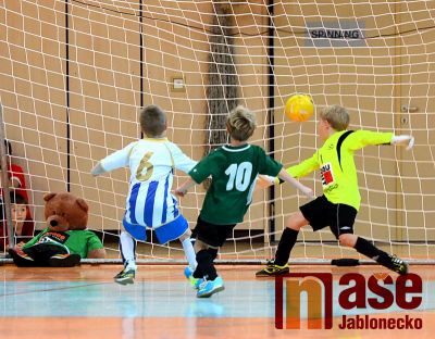 Obrazem: První zimní fotbalový turnaj žáků v Jablonci