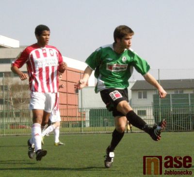 Dorostenci ztratili body až v posledních minutách