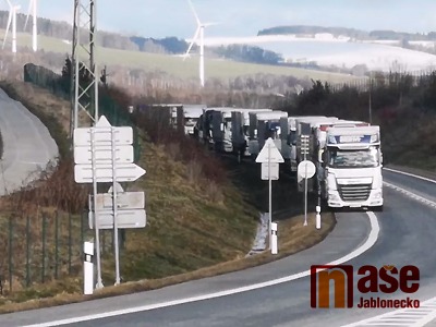VIDEO: Poláci blokovali přechod v Hrádku proti kritice těžby v Turowu