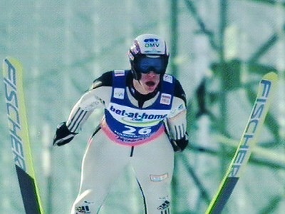 Roman Koudelka doskočil v Engelbergu hned dvakrát na medailové stupně