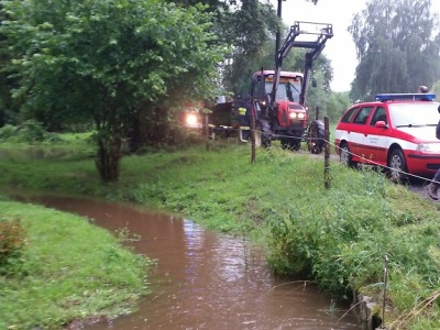 Řeky v kraji přestaly stoupat, hasiči tak přečkali noc bez čerpání