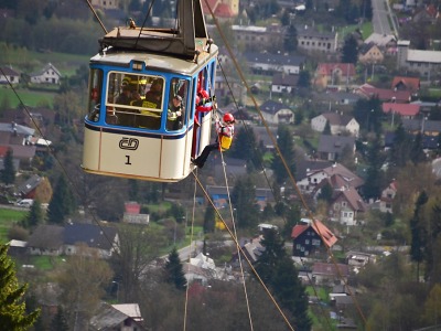 Hasiči zachraňovali turisty na lanovce k Ještědu