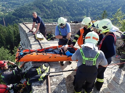 Prověřovací cvičení zavedlo hasiče na vyhlídkovou skalní věž Terezínka