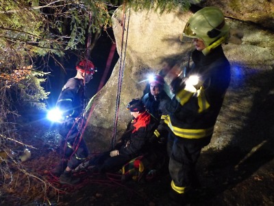 V lesích u Janova nad Nisou probíhalo noční cvičení hasičů