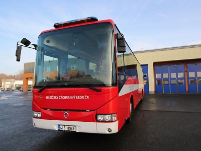 Mezi Hamry a Tanvaldem vlak srazil ženu, cestující evakuoval autobus
