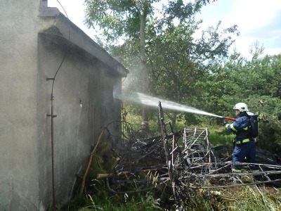 V Hodkovicích spadl sportovní letoun