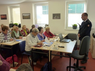Hasiči navštívili jabloneckou Akademii seniorů