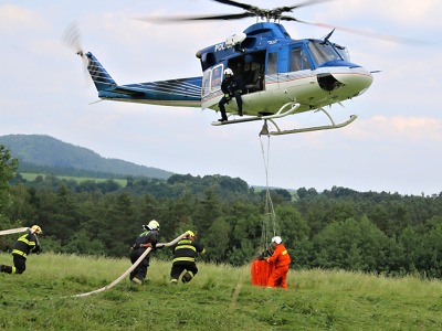 K požáru lesa na Českolipsku už vyjelo 20 jednotek hasičů