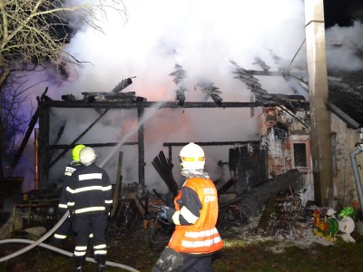 Hasiči zasahovali u požáru rodinného domu v liberecké Bedřichovce