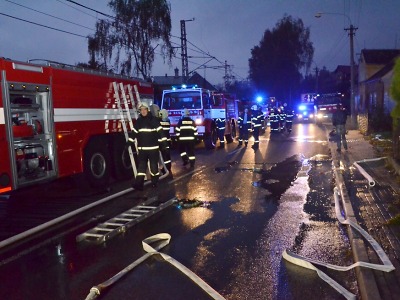 Při požáru domu ve Vratislavicích zasahovali i jablonečtí hasiči