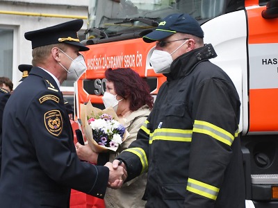 Hasiči se rozloučili s Jaromírem Mottlem a Marií Petrlíkovou