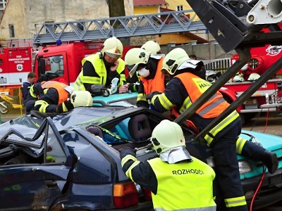 Soutěž ve vyprošťování opět vyhráli hasiči z Frýdlantu