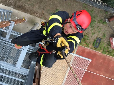 Krajští hasiči absolvovali kurz pro uchazeče o specializaci hasič-lezec