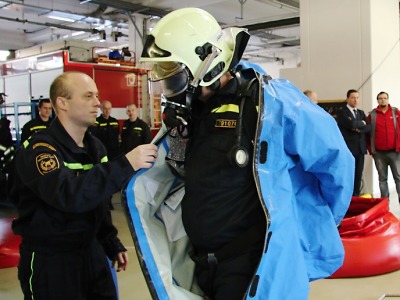 Hasiči zasahovali v Jablonci v budově soudu u podezřelých kanystrů