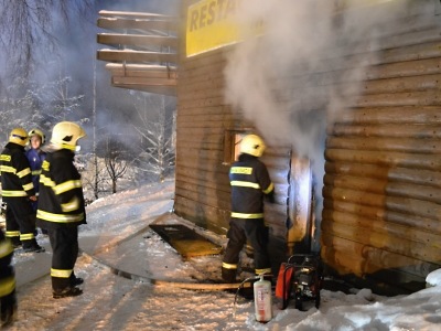 V noci na pátek v kraji hořely tři objekty, největší škoda je v Harrachově