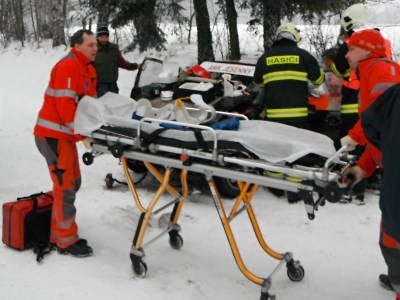 Nad Jesenným se srazil osobák s traktorem