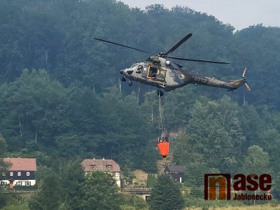Autor foto:Rudolf Kožený Obrazem: Jak hasiči bojují s lesním požárem v okolí Hřenska